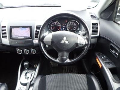 MITSUBISHI OUTLANDER 7 SEATS thumbnail 9